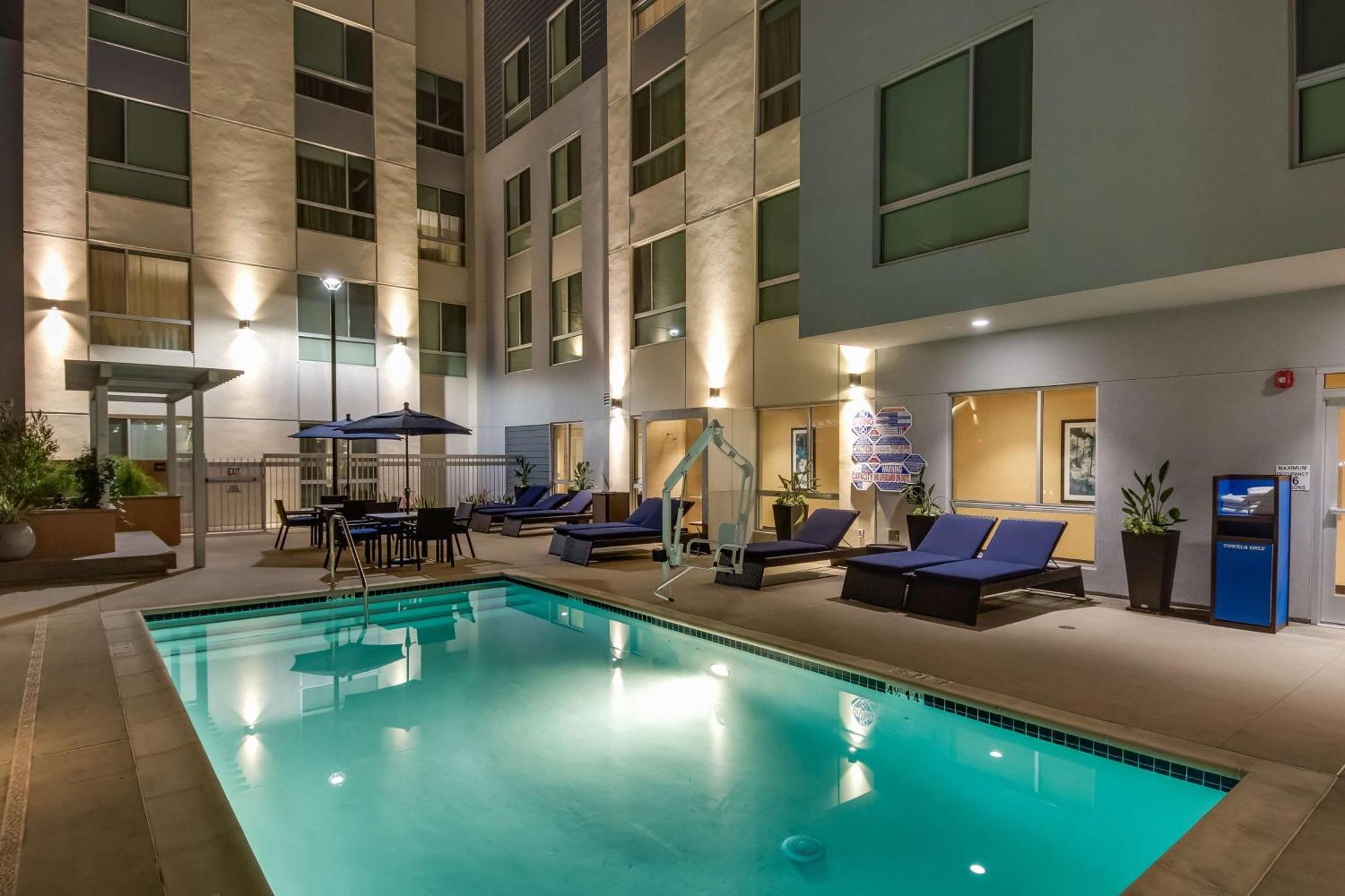 Hampton Inn & Suites Los Angeles - Glendale Ngoại thất bức ảnh